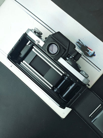 *READ* Nikon F2 silver body #7668298