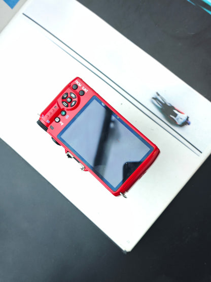 Used Pentax Q10 SR red with 02 Standard Zoom 5-15mm