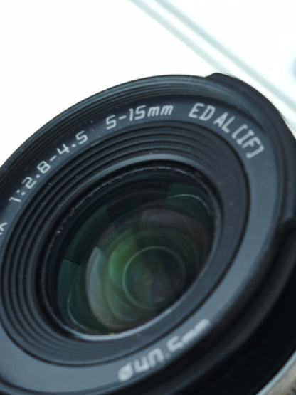 Used Pentax Q10 SR red with 02 Standard Zoom 5-15mm