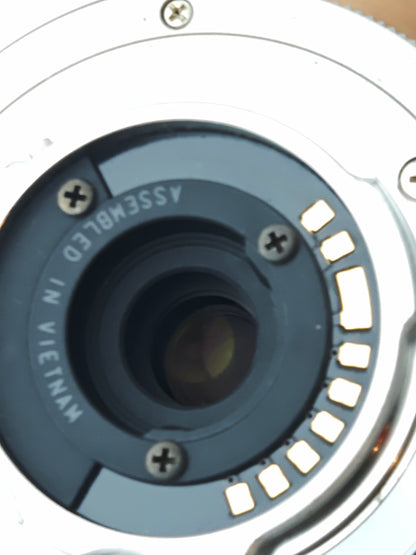 Used Pentax Q10 SR red with 02 Standard Zoom 5-15mm