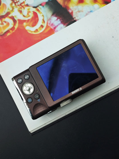 Used Canon PowerShot SX200 IS Digital Camera [No charger]