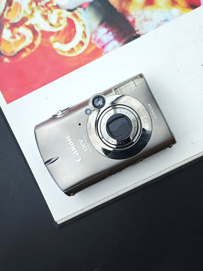 Used Canon IXY Digital 2000 IS Digital Camera