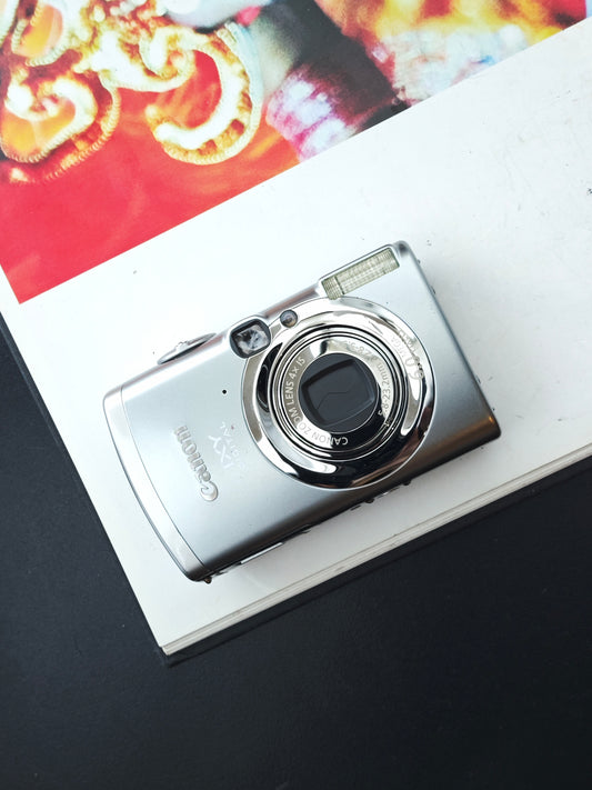 Used Canon IXY Digital 800 IS Digital Camera [No charger]