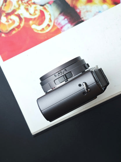 Used Leica D-LUX 5 Digital Camera