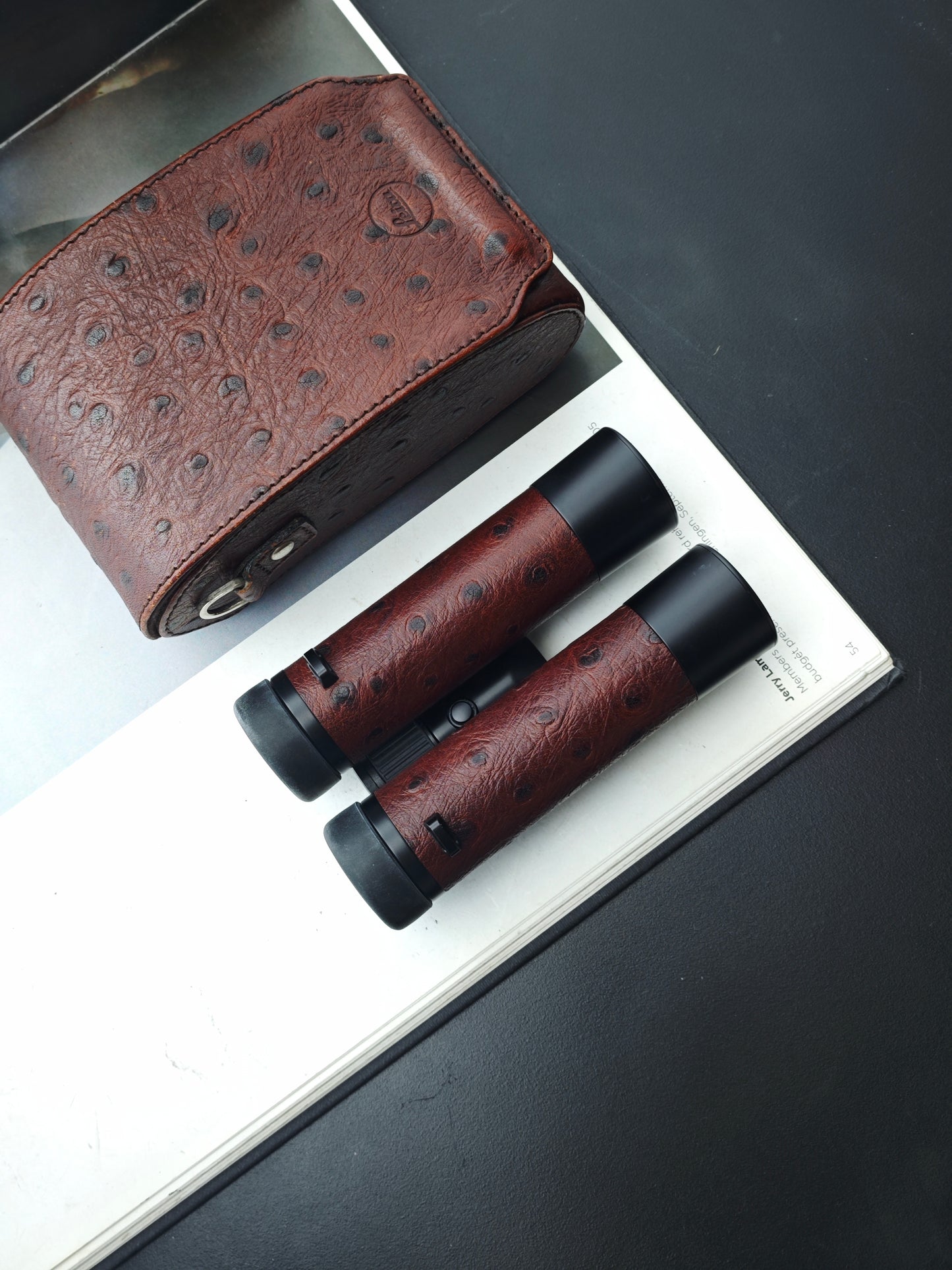 Used Leica Ultravid 10x25 Binoculars Edition StrauBenleder 40299 [with box]