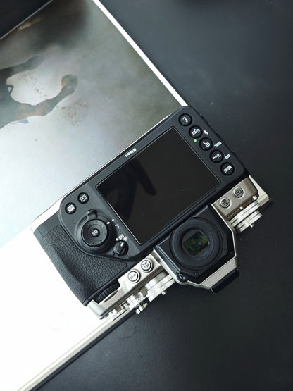 Used Nikon Df silver body Digital Camera [with box]