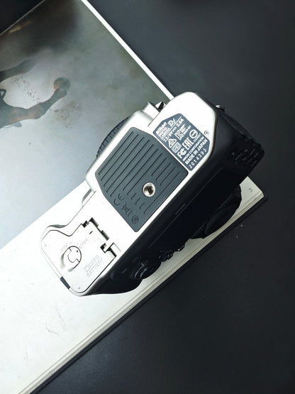Used Nikon Df silver body Digital Camera [with box]