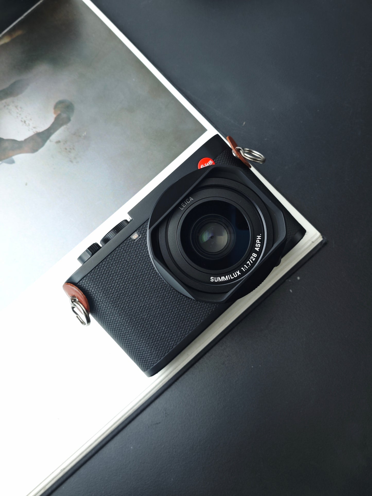 Used Leica Q2 black 19050 Digital Camera [with box]