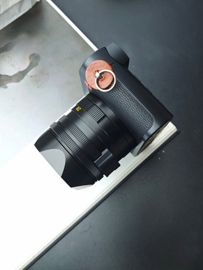 Used Leica Q2 black 19050 Digital Camera [with box]