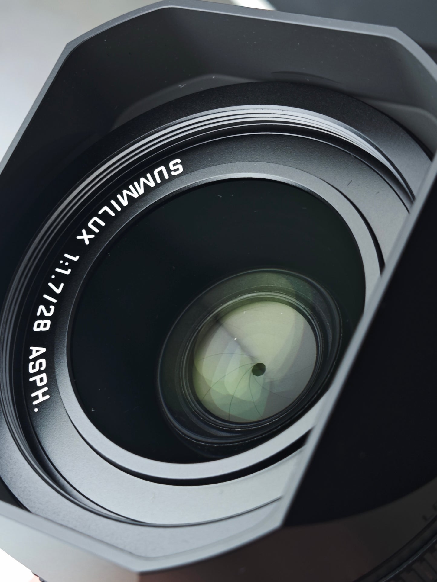 Used Leica Q2 black 19050 Digital Camera [with box]