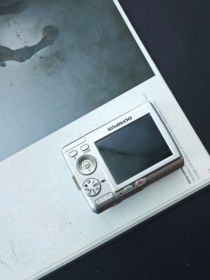 Used Olympus FE-180 Digital Camera