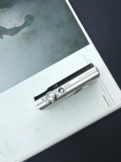 Used Nikon Coolpix S570 Digital Camera [No charger]