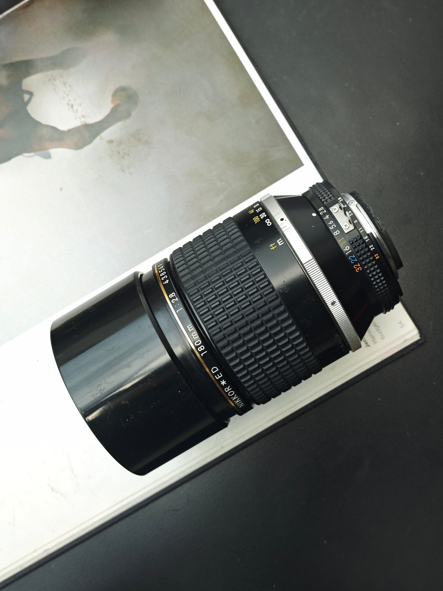 Nikon ED Nikkor 180mm F2.8 Ai-S #438549