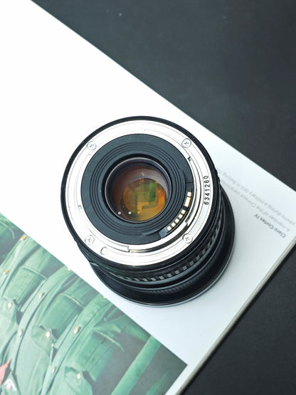 Canon Zoom Lens EF 16-35mm F2.8 L II USM