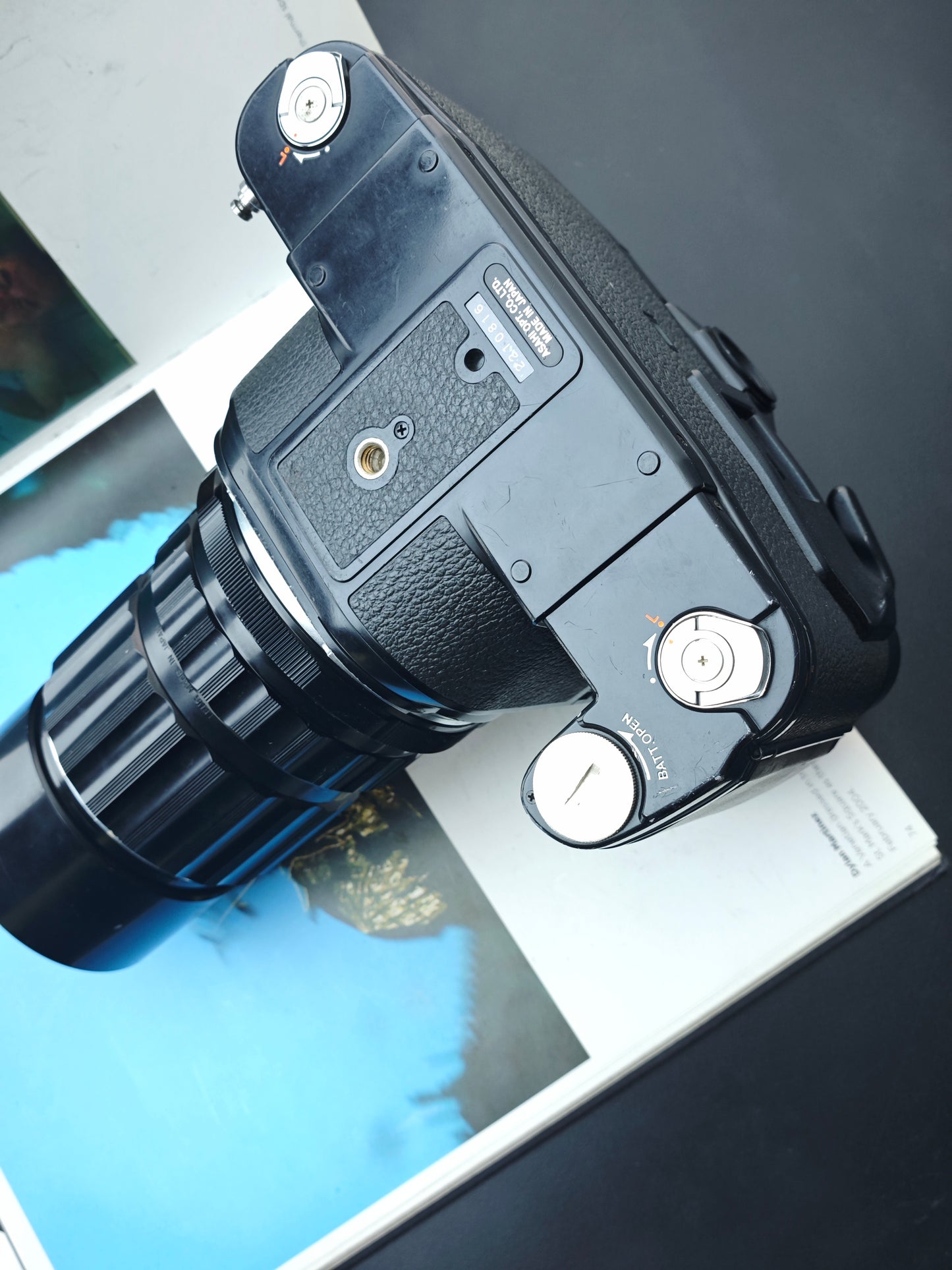 Pentax 67II with Super-Multi-Coated TAKUMAR/6x7 200mm F4