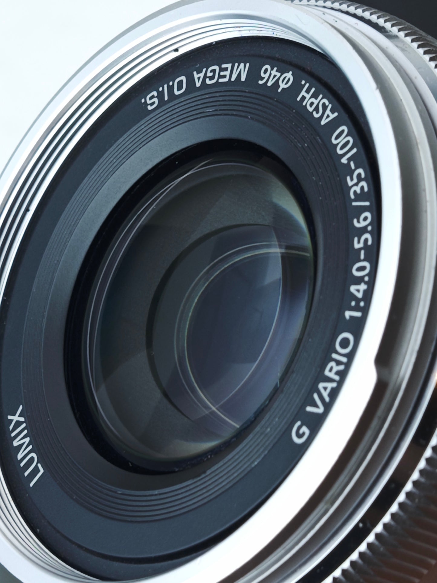 *READ* Used Panasonic Lumix DMC-GF7 red with Lumix G 14mm F2.5 [JPN only,No charger]