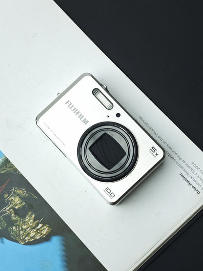 Used Fujifilm FinePix J250 Digital Camera [No charger] #9F014782