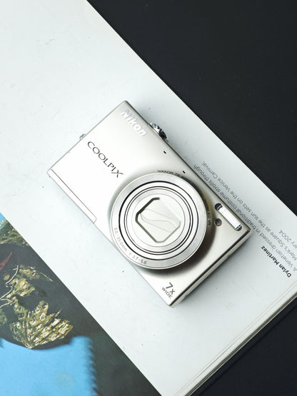 Used Nikon Coolpix S6100 Digital Camera [No charger]