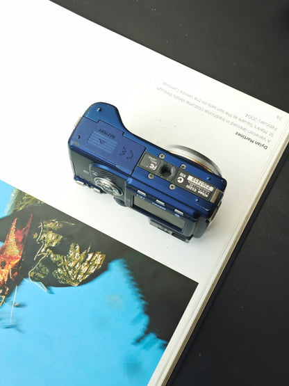 Used Nikon Coolpix 5200 blue Digital Camera