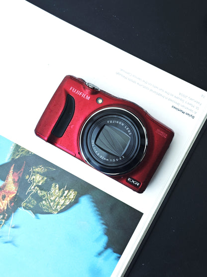 Used Fujifilm FinePix F800 EXR Digital Camera [No charger]
