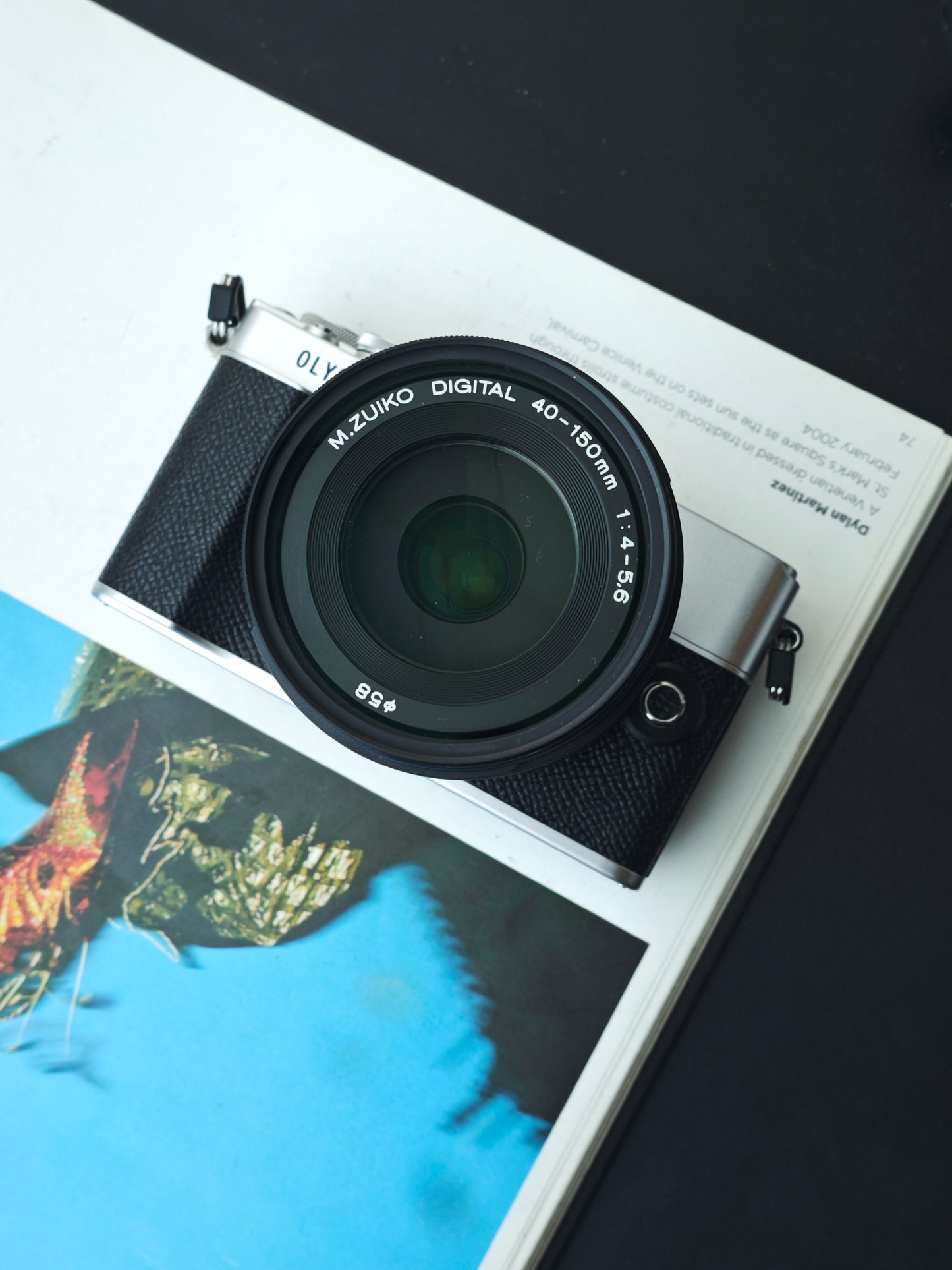 Used Olympus PEN E-P7 with Double Zoom Kit