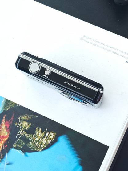 Used Fujifilm FinePix J30 black Digital Camera [with box]