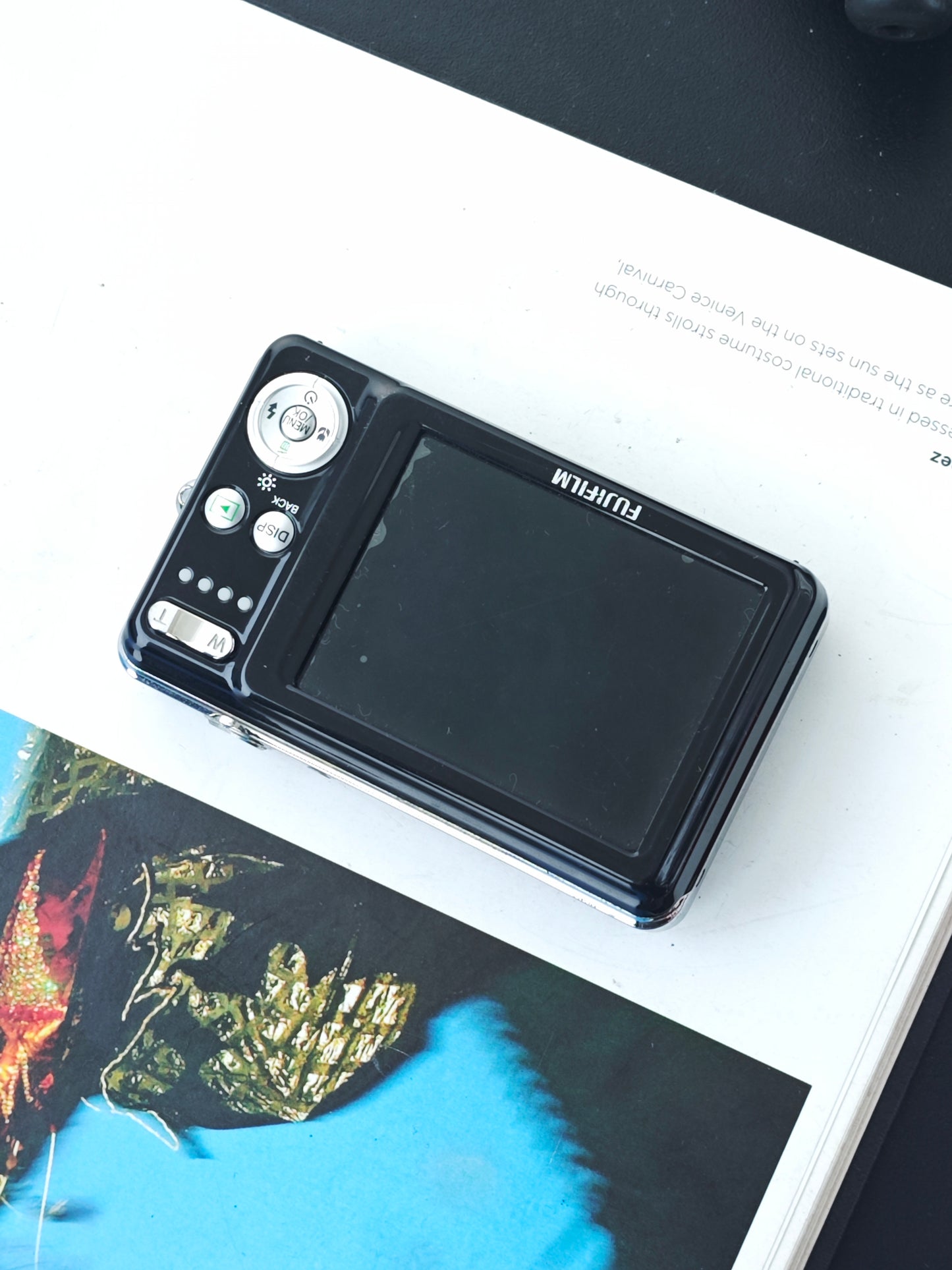 Used Fujifilm FinePix J30 black Digital Camera [with box]