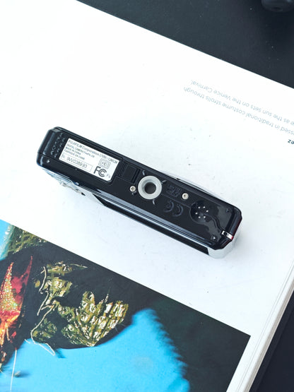 Used Fujifilm FinePix J30 black Digital Camera [with box]