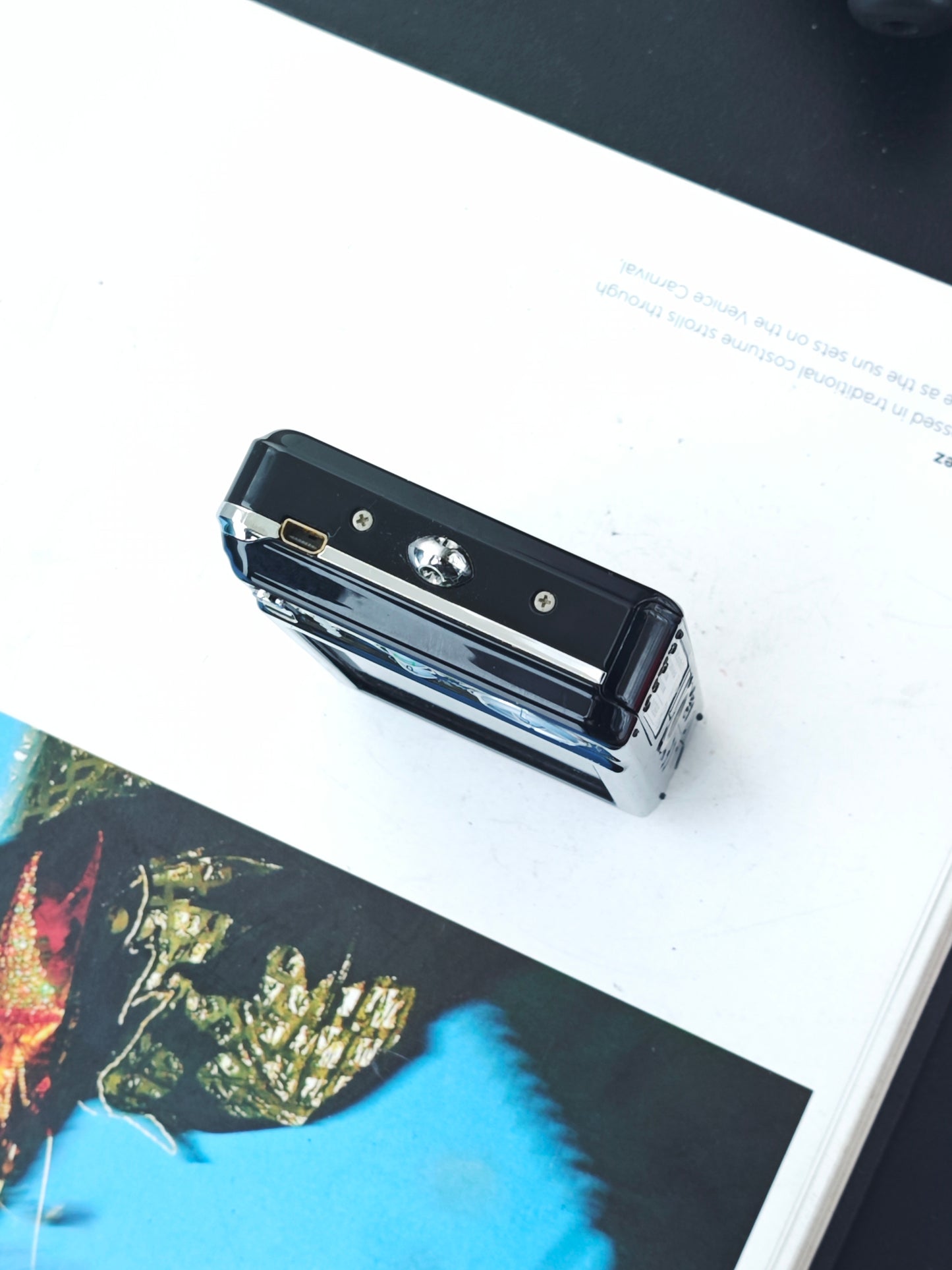 Used Fujifilm FinePix J30 black Digital Camera [with box]