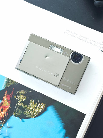 Used Fujifilm FinePix Z100 fd grey Digital Camera