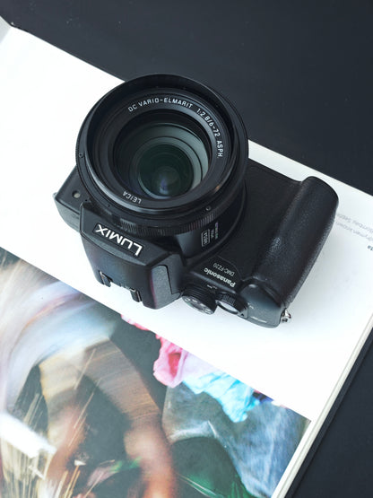 Used Panasonic Lumix DMC-FZ20 Digital Camera