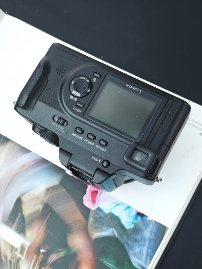 Used Panasonic Lumix DMC-FZ20 Digital Camera