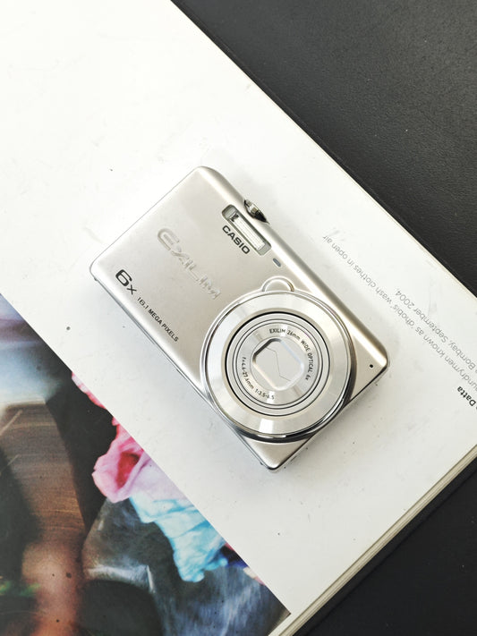 Used Casio EXILIM EX-ZS25 silver Digital Camera [No charger]