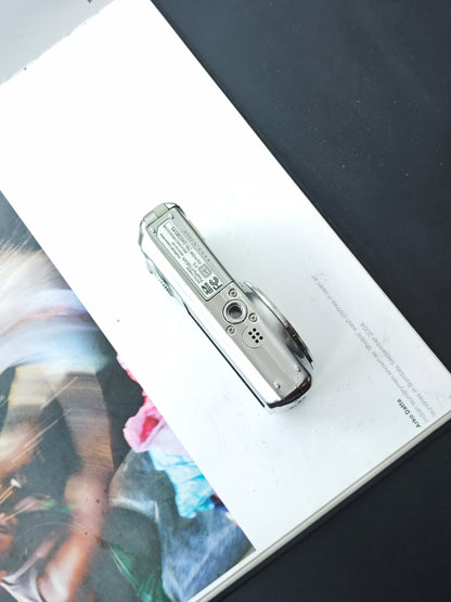 Used Fujifilm FinePix F70 EXR silver Digital Camera [No charger]