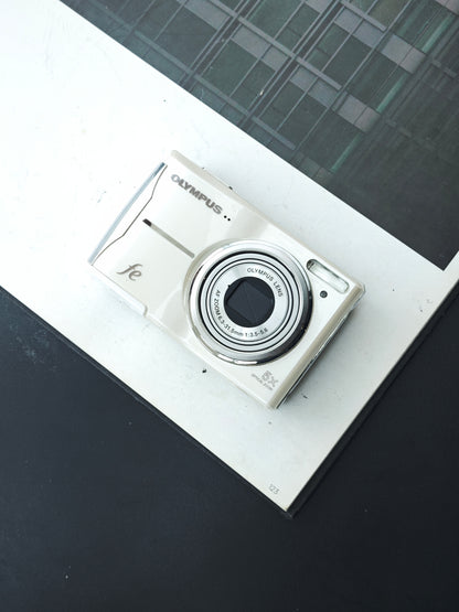Used Olympus FE-46 white Digital Camera