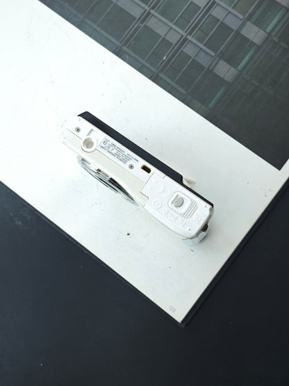 Used Olympus FE-46 white Digital Camera