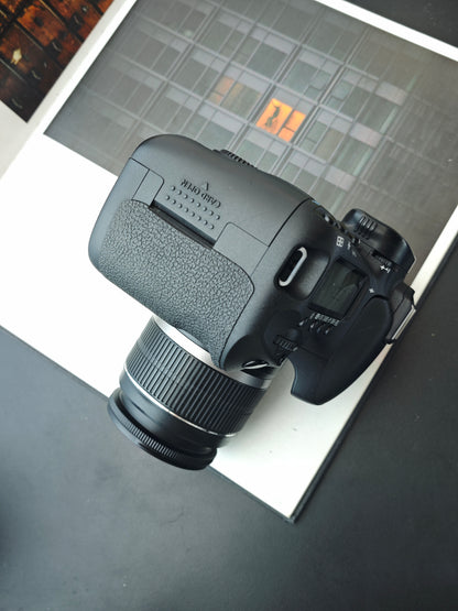 Used Canon EOS 7D with Double Zoom Kit body Digita Camera [No charger]