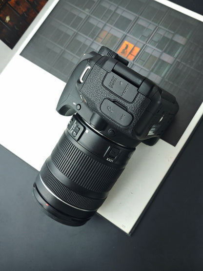 Used Canon EOS Kiss X6i with EF-S 18-135mm F3.5-5.6 IS STM [No charger]