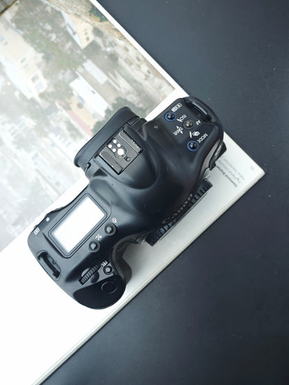 Canon EOS-1V body #141063