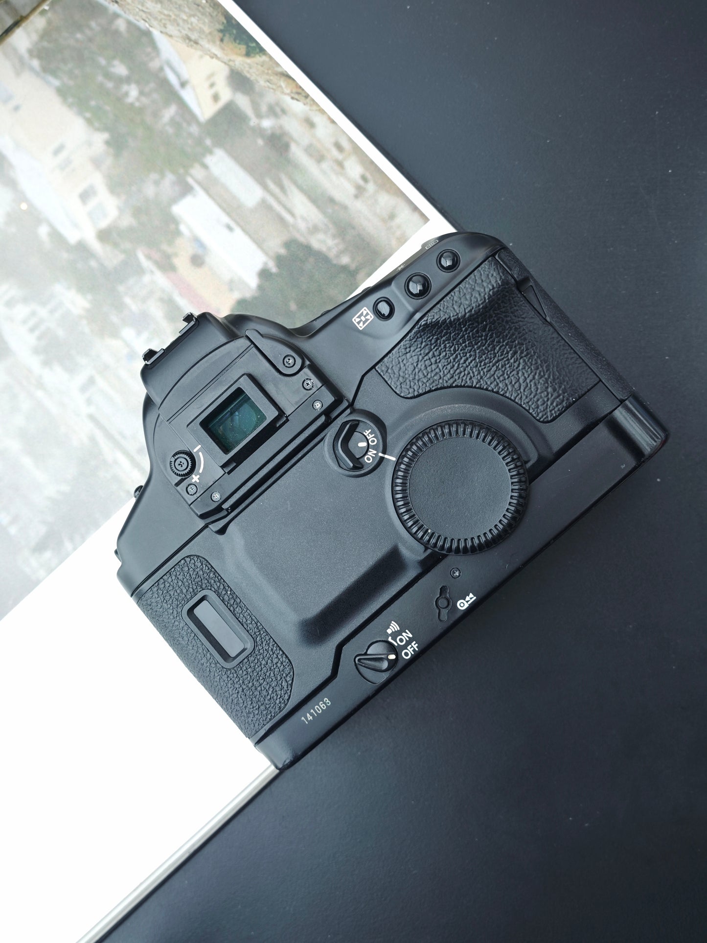 Canon EOS-1V body #141063