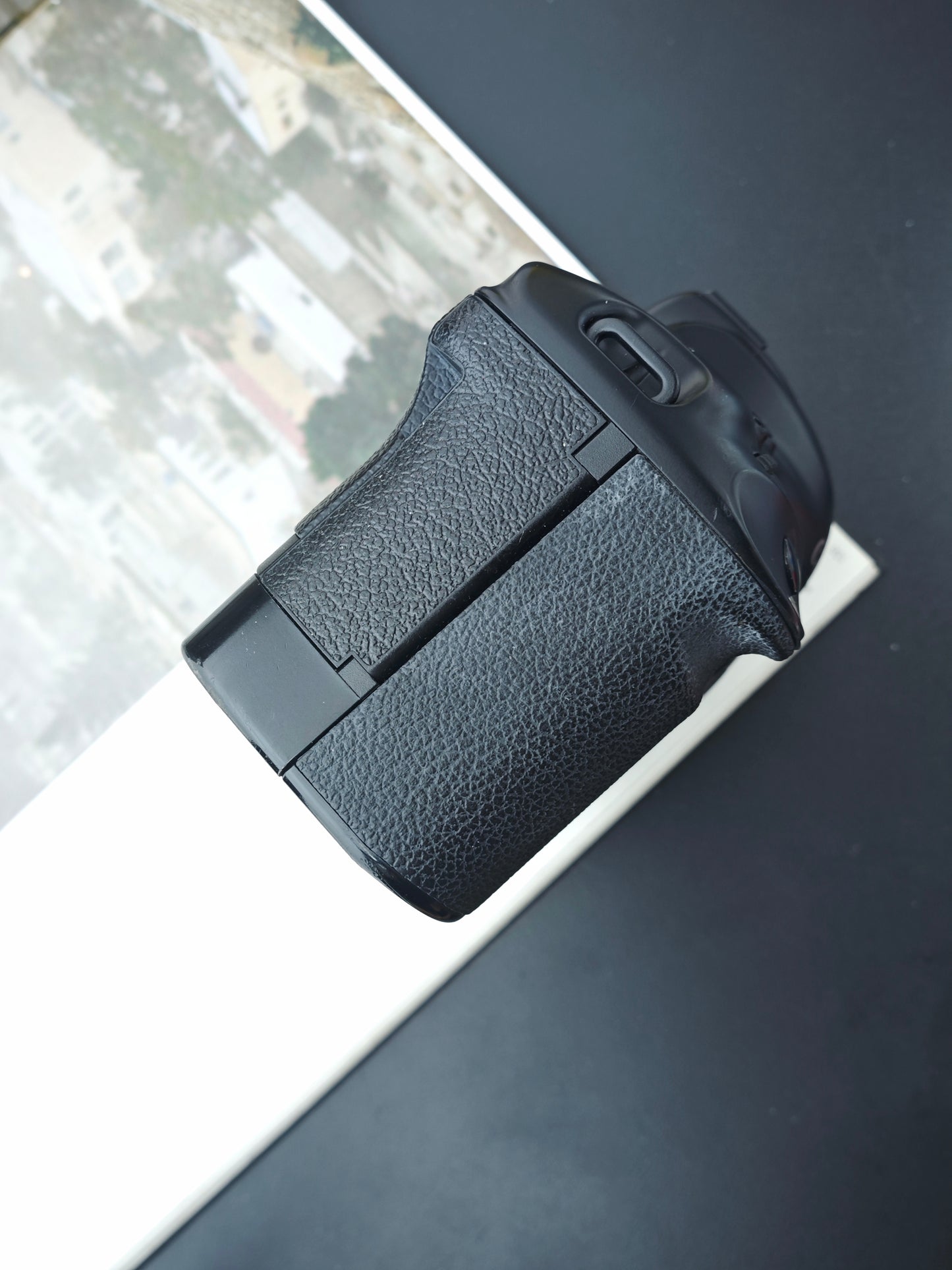 Canon EOS-1V body #141063