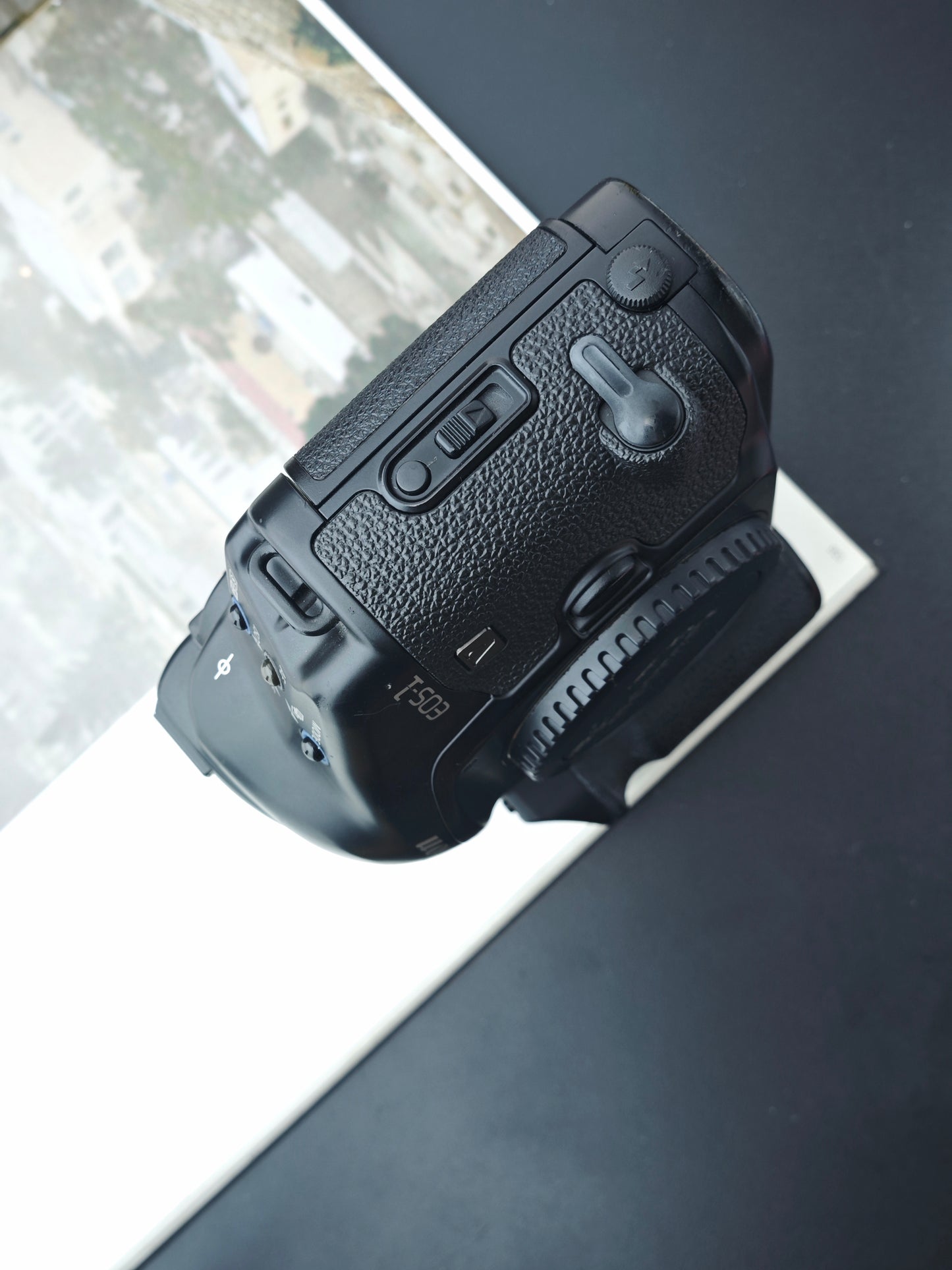 Canon EOS-1V body #141063