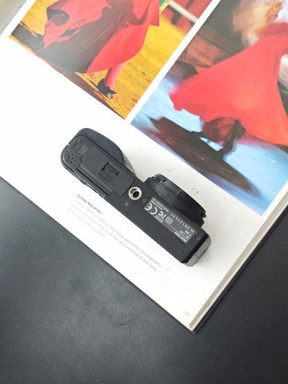 Used Ricoh GX200 with VF-1 Digital Camera [with box]