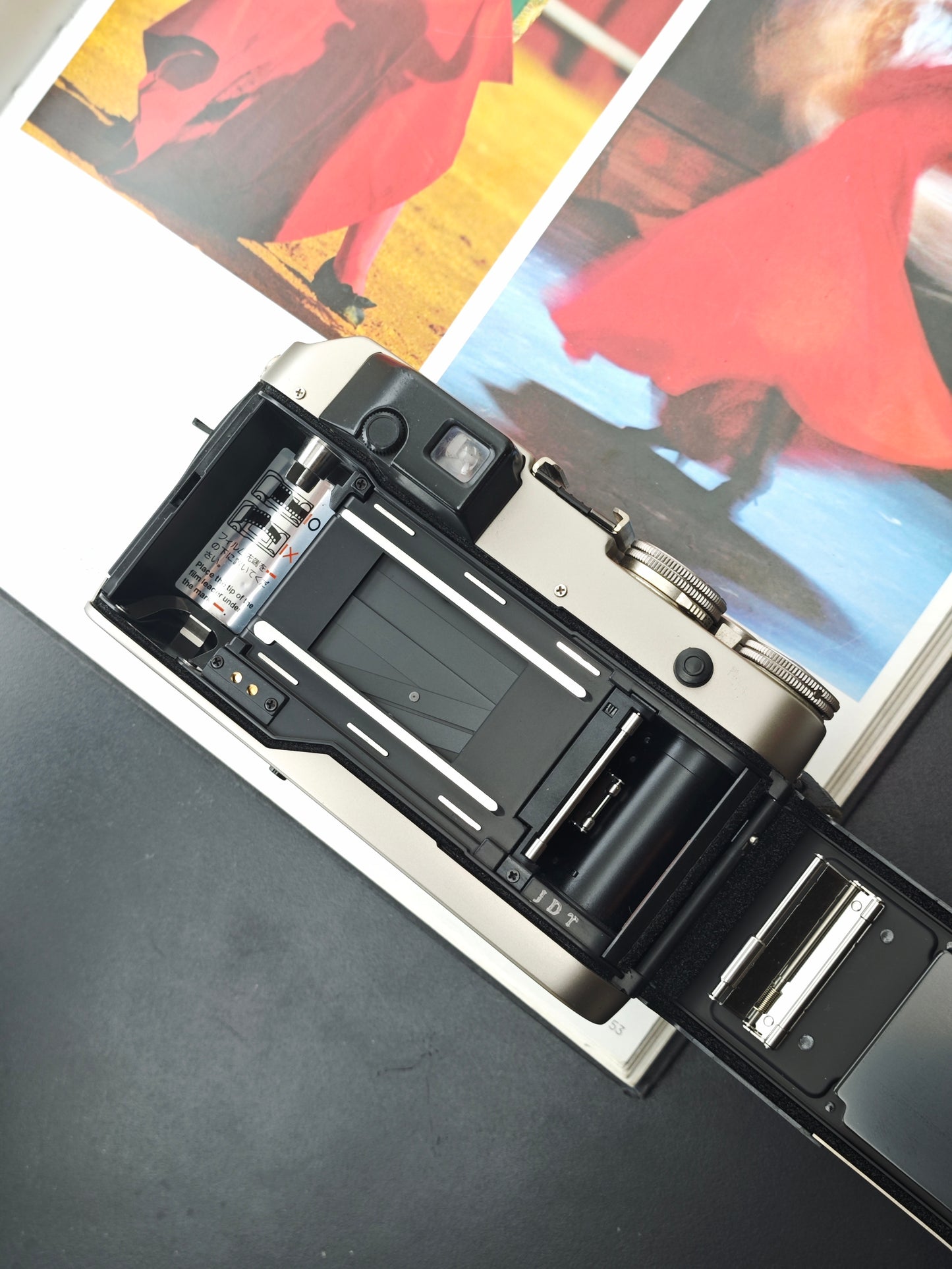 Contax G1 white label with Carl Zeiss Planar 45mm F2 T*