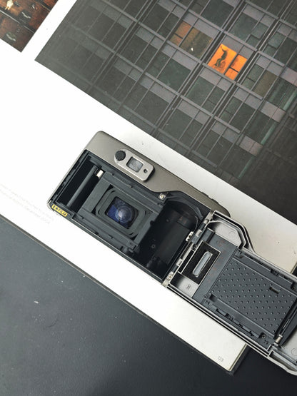Yashica EZ Zoom 105