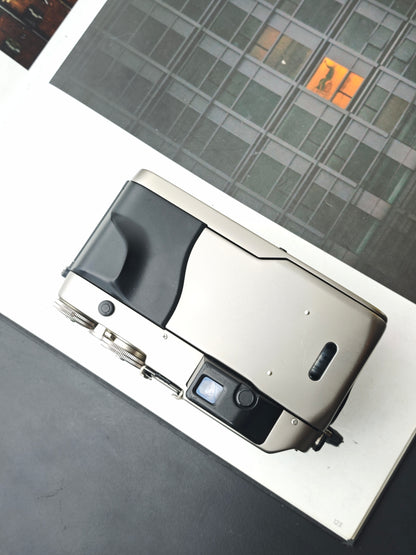 Contax G1 white label with Carl Zeiss Biogon 28mm F2.8 T*