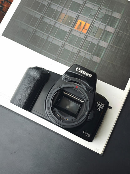 Canon EOS 1000S body