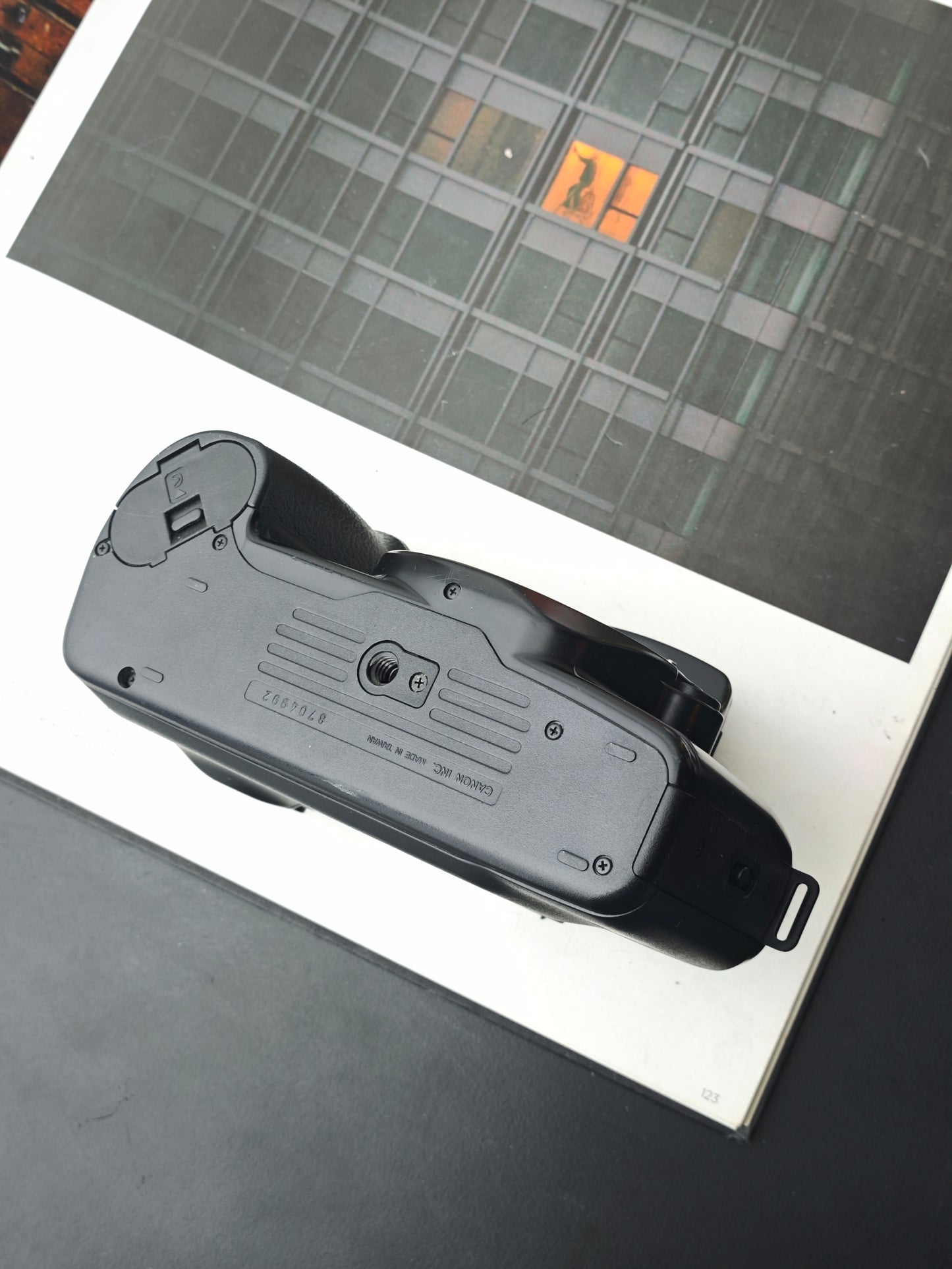 Canon EOS 1000S body