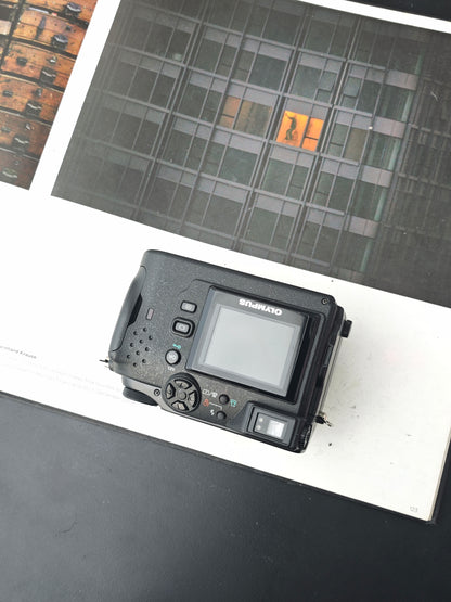 Used Olympus C-3040 Zoom Digital Camera