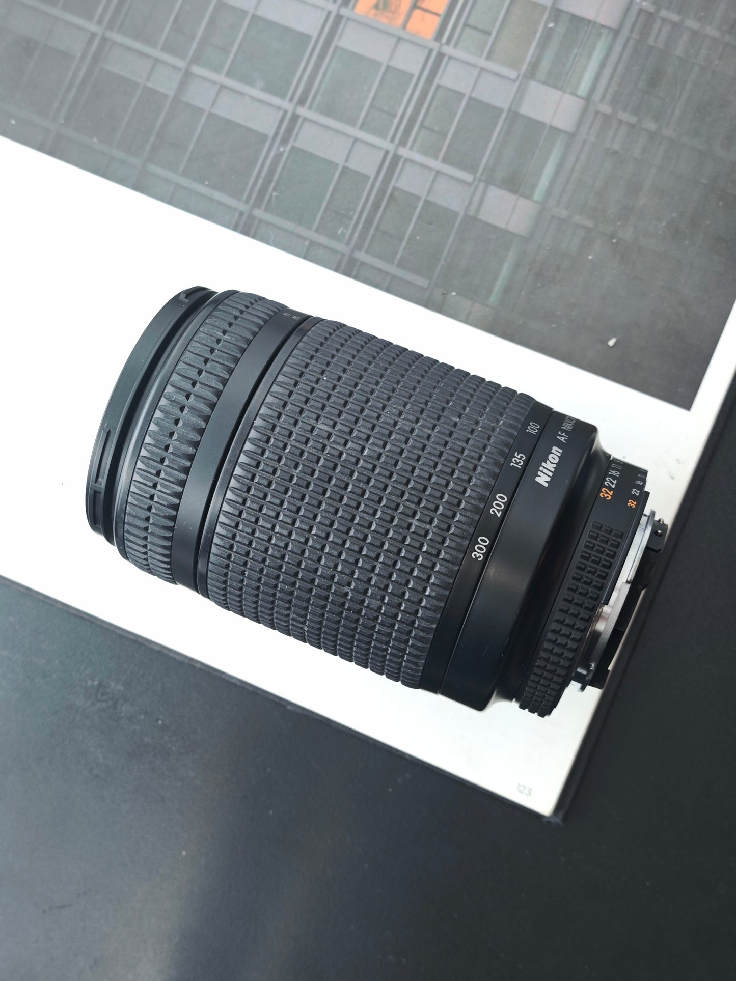 Nikon AF Nikkor 70-300mm F4-5.6 D #206923